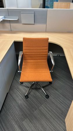 Winport Orange cushion adjustable office chairs on wheels like new