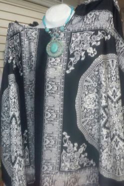 Black and white poncho (One Size)