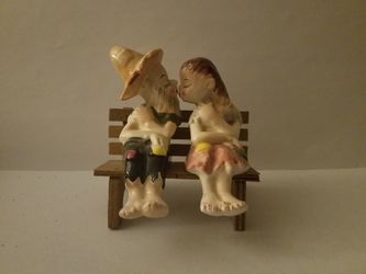 Kissing Couple Salt and Pepper Shaker Set