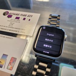 Silver Apple Watch Series SE 44mm GPS