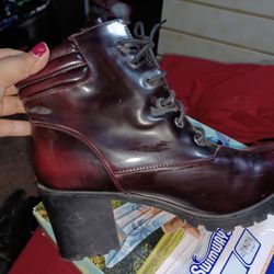 Boots Size 11w