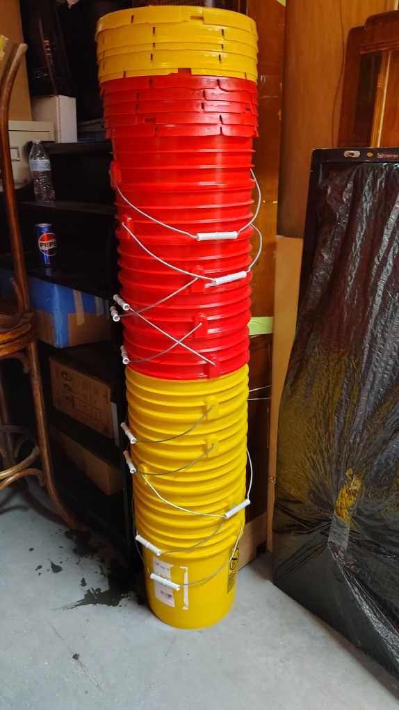 Empty Buckets W/LID