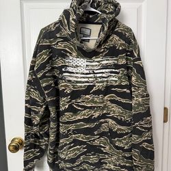 Men’s camo independent hoodie/pull over with the flag