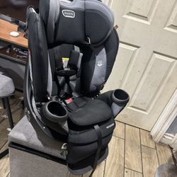 Evenflo Revolve 360 Car seat 
