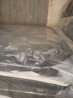 💤🛌🏽💤💤 $499 size king now available 📢📢📢