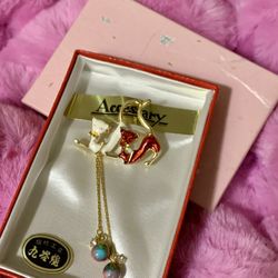 New-Japanese Traditional Handmade Cat brooch With Natural Power Stones
