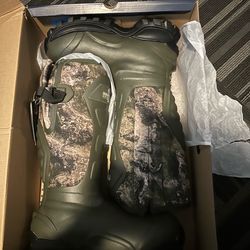 Men’s Magellan Outdoor Pro hunting boots size 11 NEW