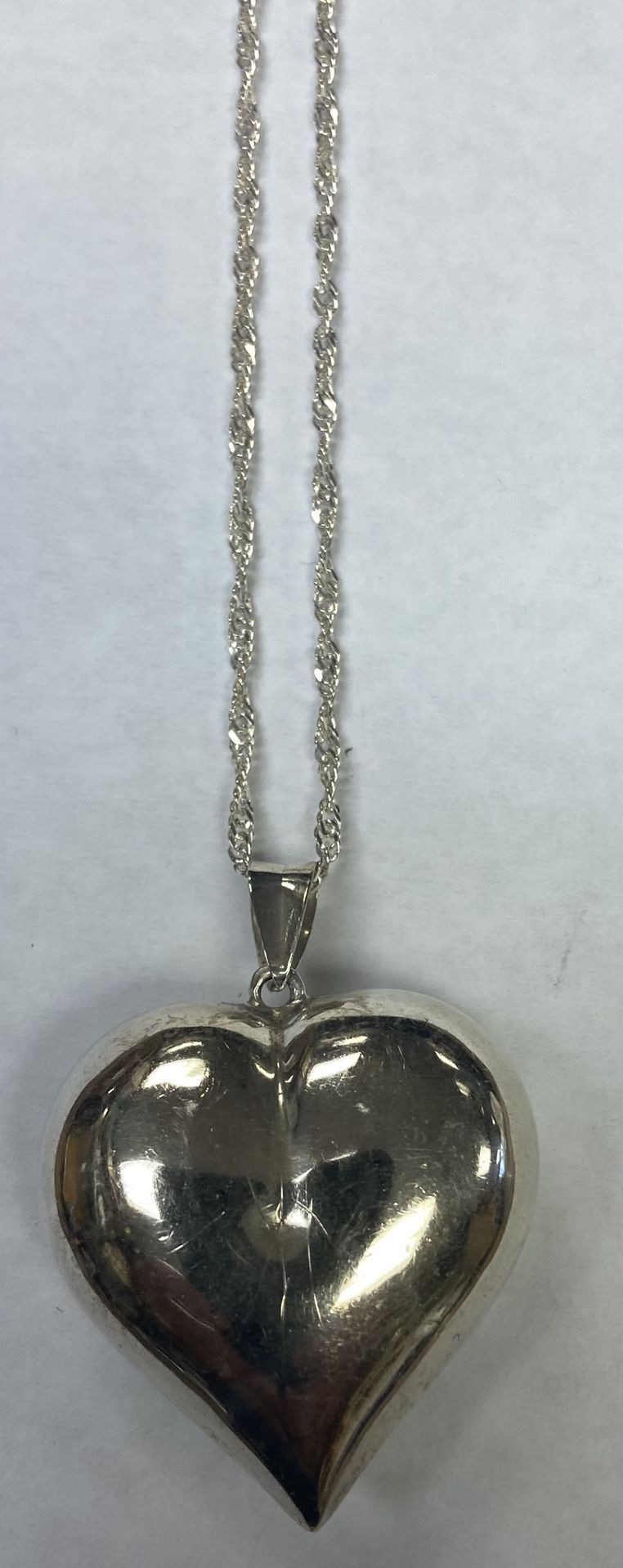 VINTAGE ANTIQUE SILVER .925 LARGE HEART PENDANT LOCKET WITH LONG CHAIN