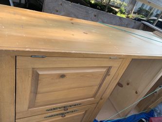 Ademuor Furniture Piece .