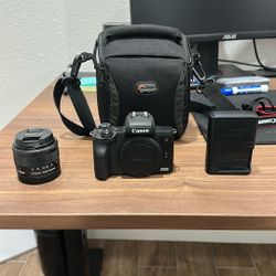 Canon M50 Mirrorless Camera