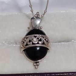 Vintage Sterling Silver Black Onyx Necklace 