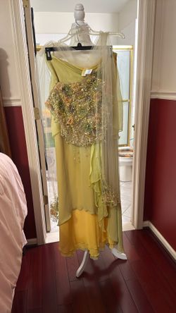 Beautiful Evening Gown, Size 16  , Three Pieces Top Longest Skirt And Shoulder Scarf Size 16 And You Handmade The Top