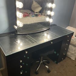 Vanity With lights 