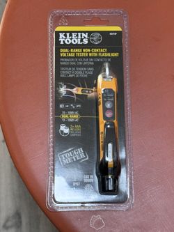 Klein Tools Voltage Tester NIB