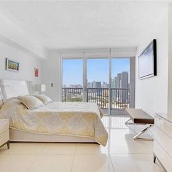Modern Queen Bed Frame – Sleek, Sturdy, and Like New!
