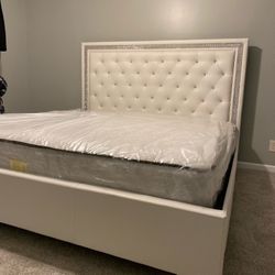 KING SIZE BEDS $395..QUEEN SIZE BEDS $345..PRICE INCLUDE DELIVERY!! YOU DON’T PAY UNTIL WE DELIVER!!