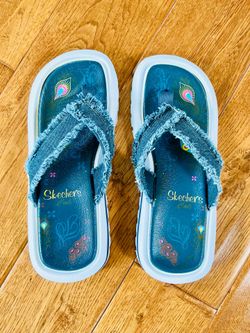 Women’s Skechers