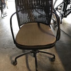 Free Chair 