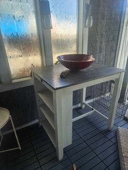 Dinner table for two. With electrical.port