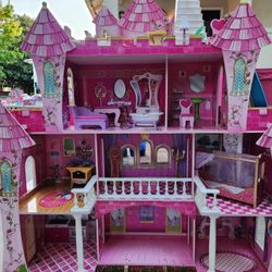 Kid Kraft Dollhouse in Northridge 91324