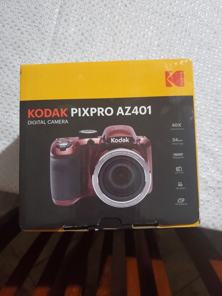 Kodak pixpro AZ401 maroon digital camera