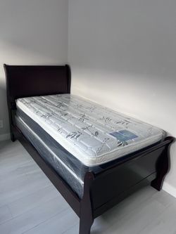 Twin size pillow top bamboo brand mattress new