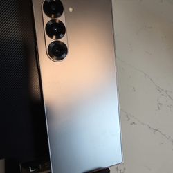 Z FOLD 6 (USED)