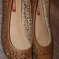 Union Bay Brown Flats 

Size 7