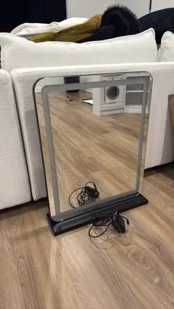 Vanity mirror