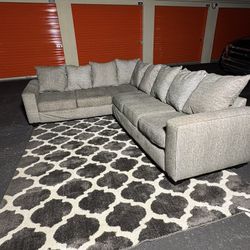 FREE DELIVERY!Grey Sectional 