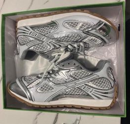 Bottega Veneta Size 44