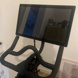 Peloton Bike – Excellent Condition – Includes Men’s & Women’s Shoes