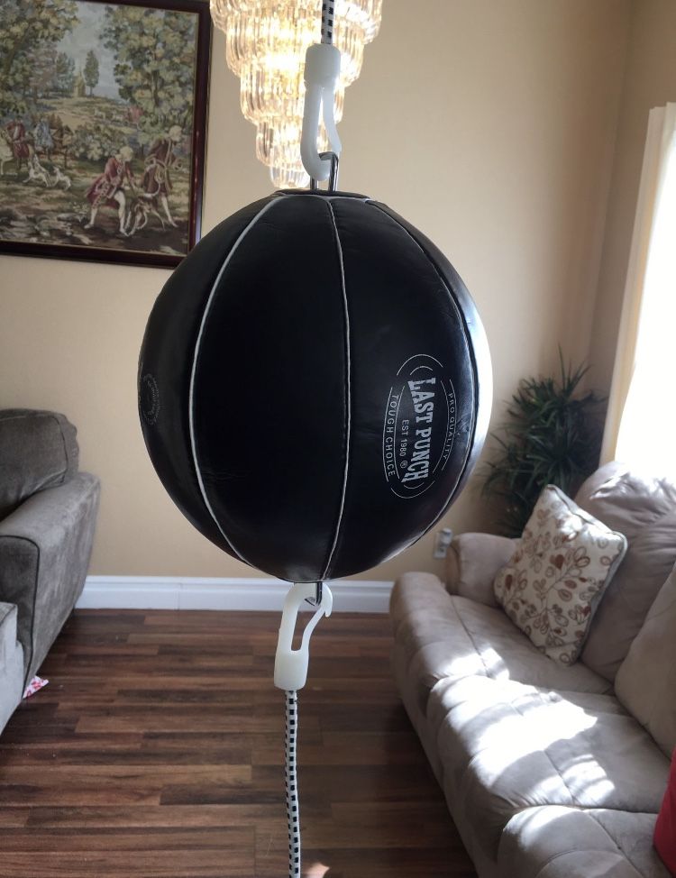 PUNCHING BAG BRAND NEW DOUBLE AND DOUBLE SPEED BAG BRAND NEW EXTREME WORKOUT
