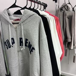SUPREME MENS ZIP UP SIZE L
