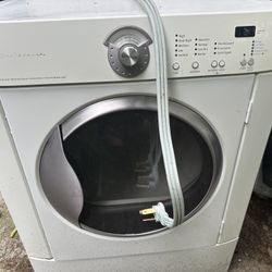 Dryer. Needs New Heating Element 