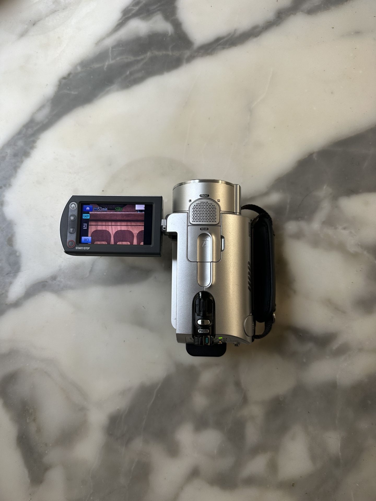 Sony Handycam (DCR-SR200)