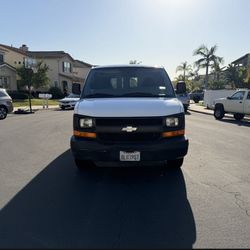 Chevy Express 2008- LOW MILEAGE 