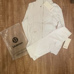 Lululemon define set size 4&6 white 