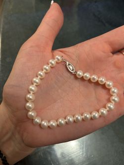 Shane Co pearl bracelet