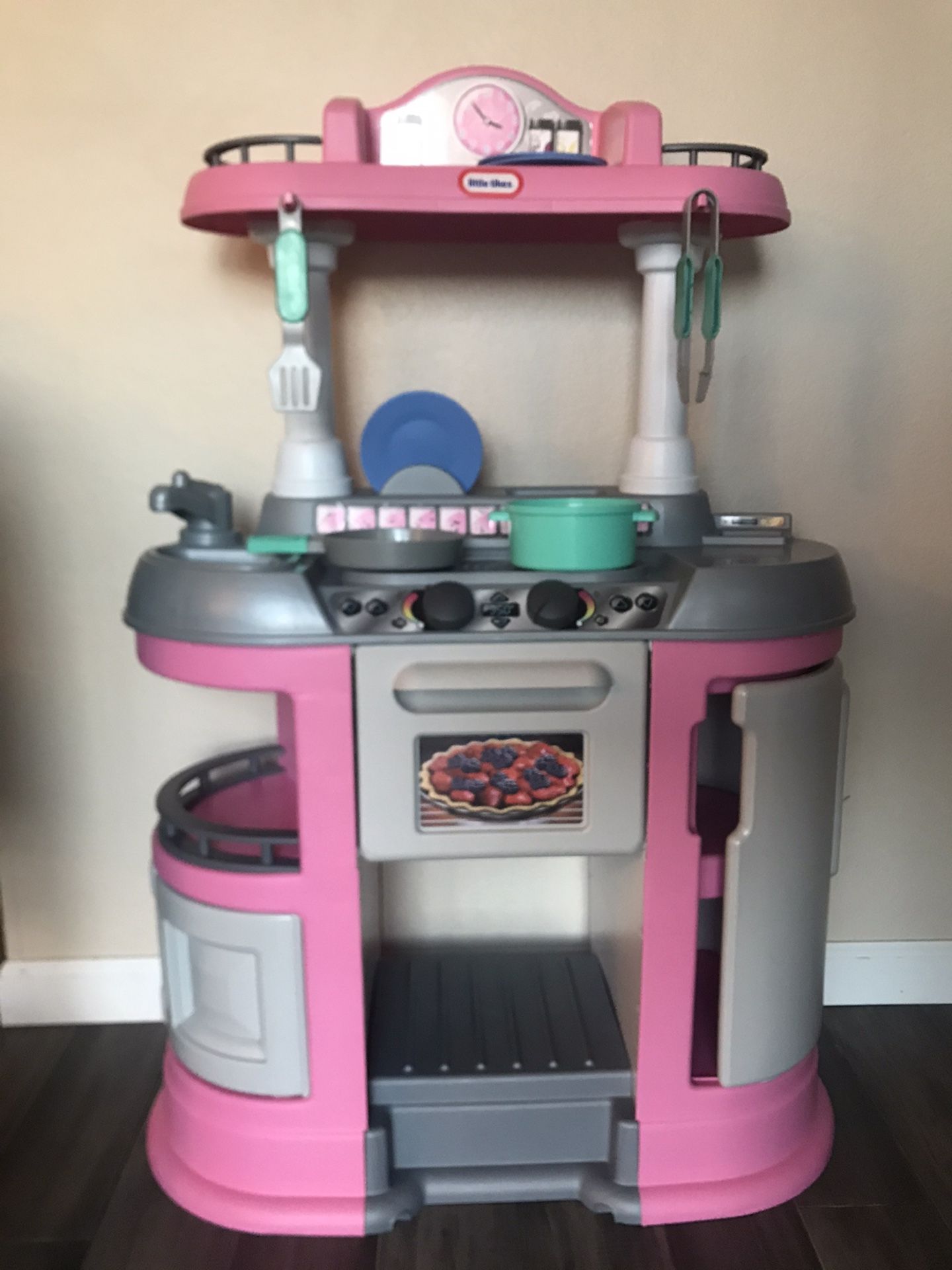 Toy Kitchen