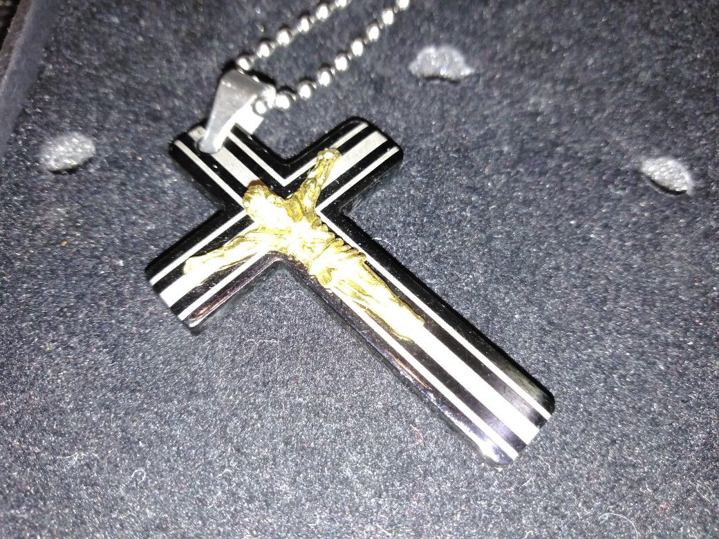 A unisex cross