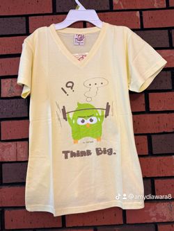 Yellow Graphic V-Neck T-Shirt Size M