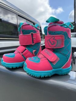 Girls snowboard Boats