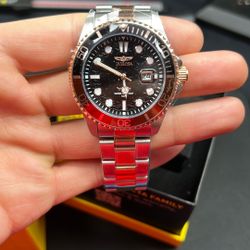 GORGEOUS HAMMERHEAD INVICTA DIVER WATCH