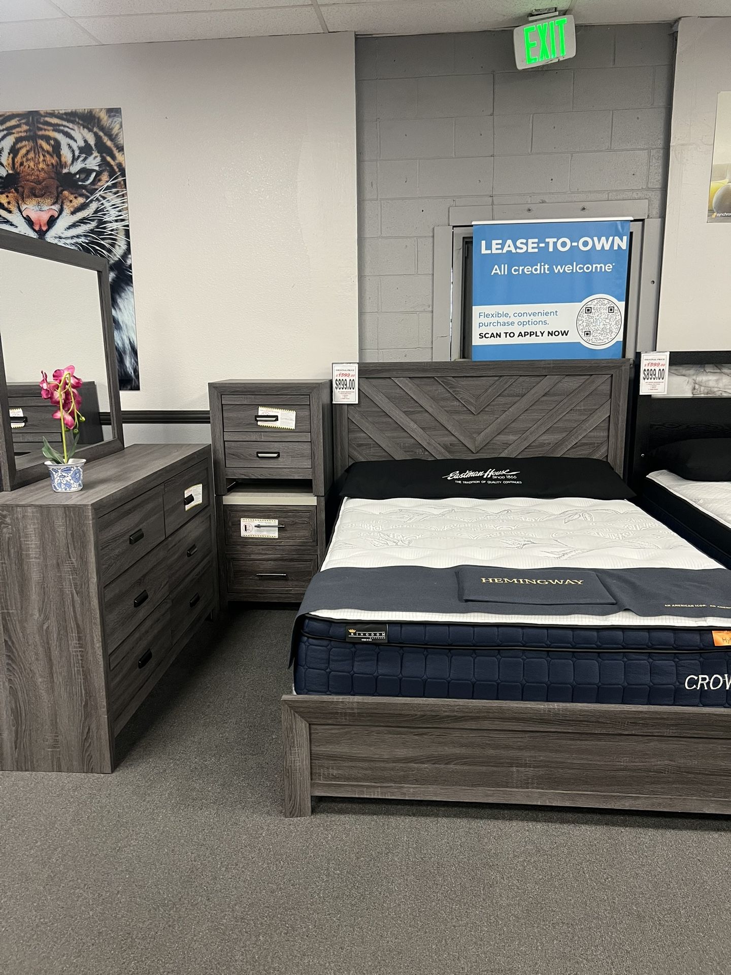 4PC Gray Queen Bedroom Set