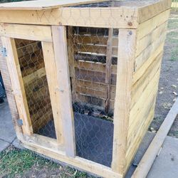 Chicken Coop/Gallinero
