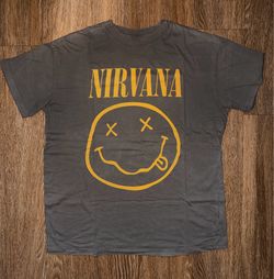 Nirvana Smiley Face Graphic T-Shirt Faded Gray Charcoal Band Tee Size Small