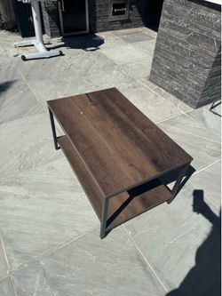 urban outfitters florence coffee table