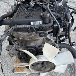Tacoma 2.7L engine motor 4 cylinder 