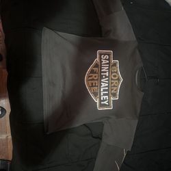 Vale Lives Graphic Shirt 